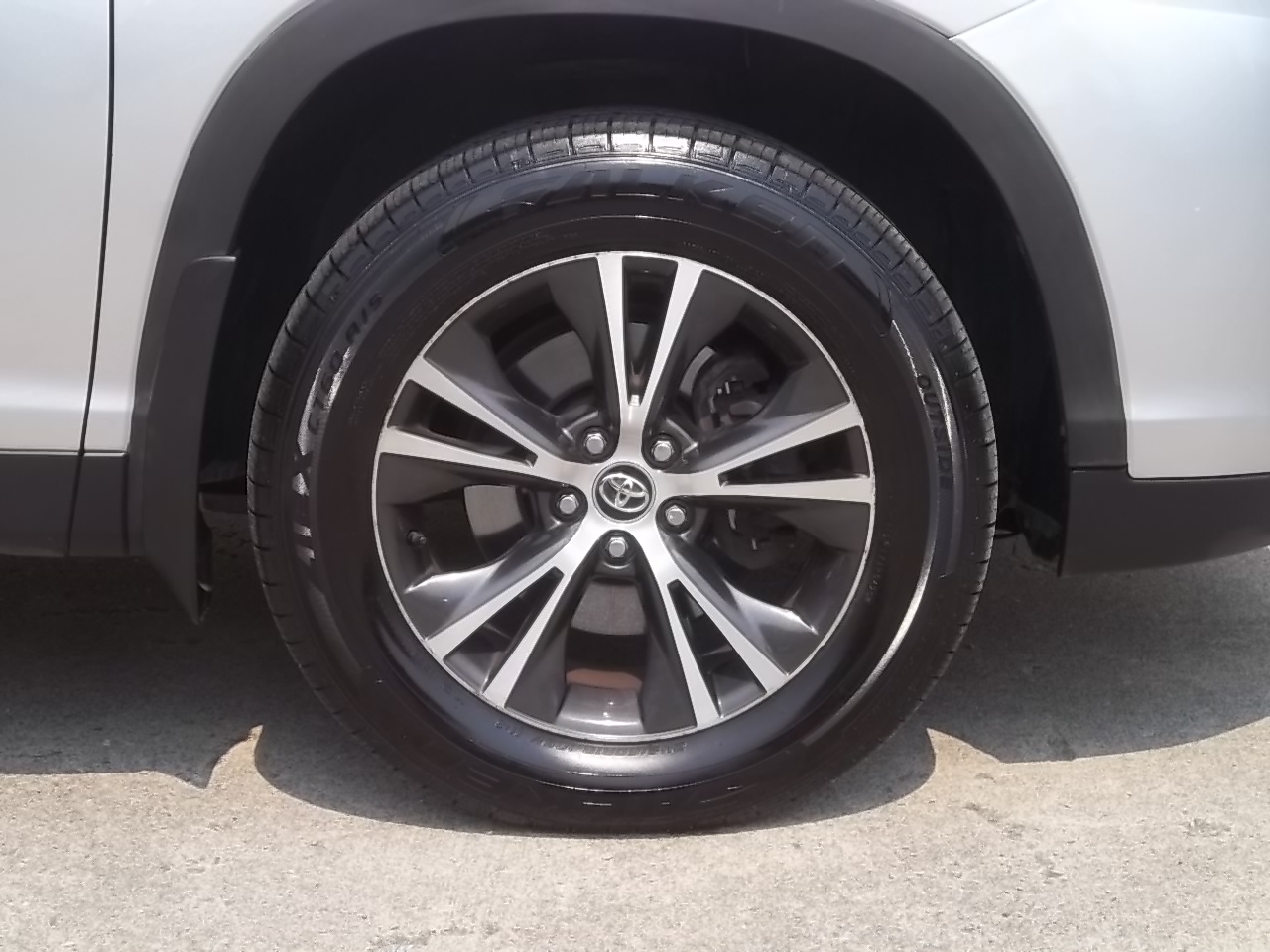 Used 2019 Toyota Highlander AWD V6 image 15