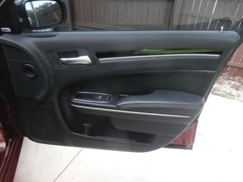 Used 2019 Chrysler 300 S image 20