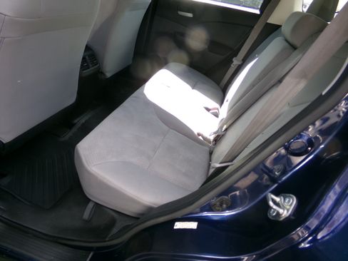 Used 2015 Honda CR-V LX image 12