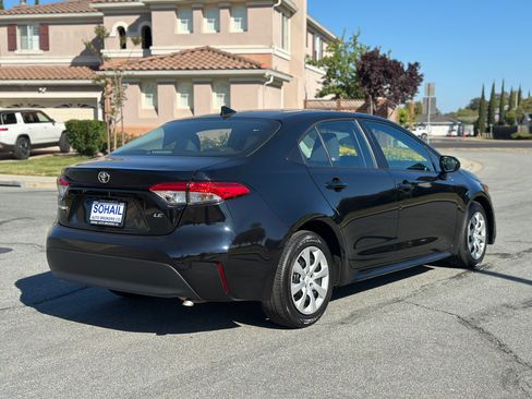 Used 2024 Toyota Corolla LE image 7