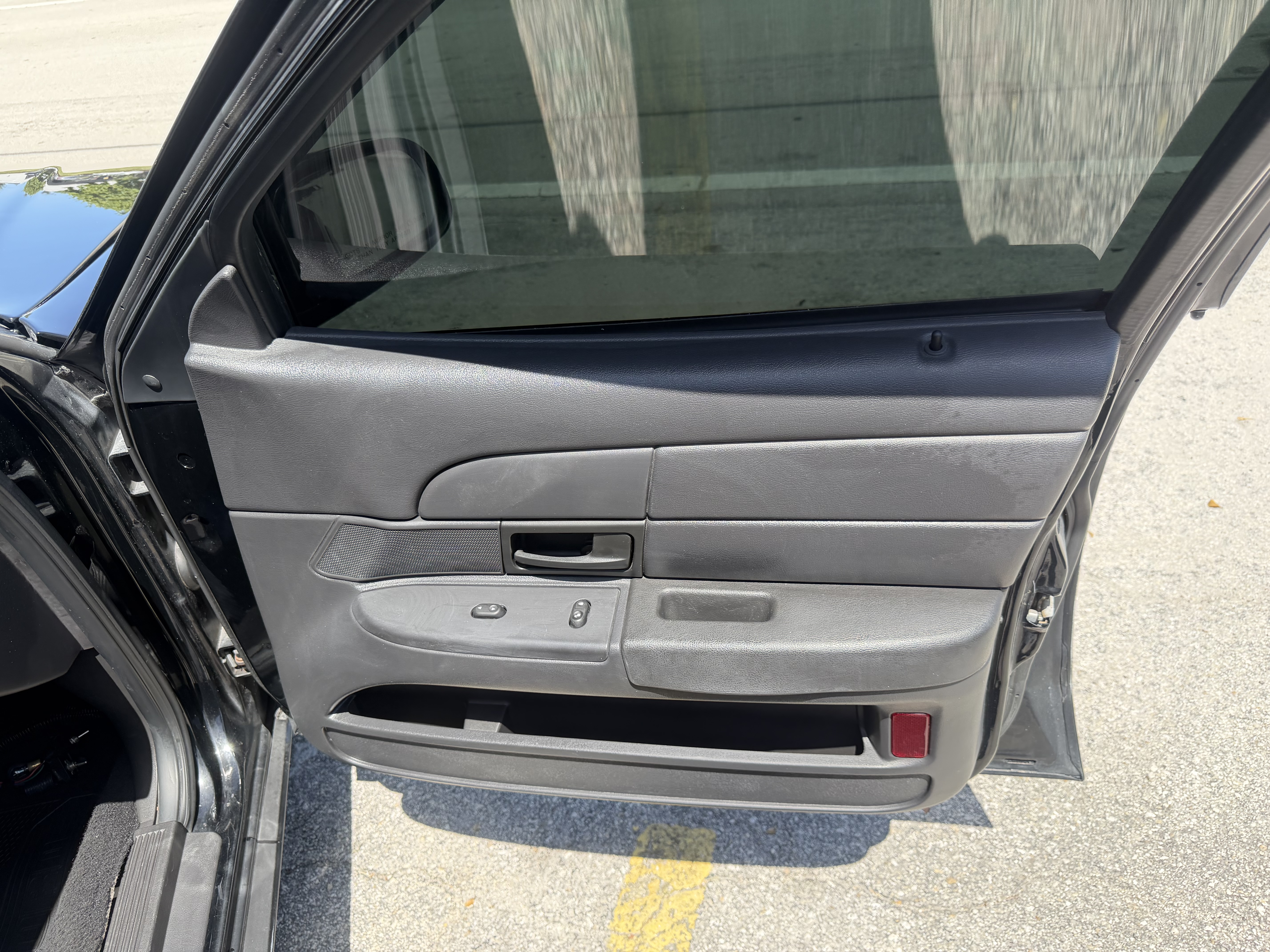Used 2006 Ford Crown Victoria Police Interceptor RWD image 27