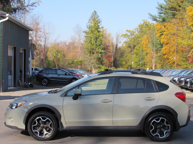 Used 2013 Subaru XV Crosstrek 2.0i Premium AWD/4WD image 4