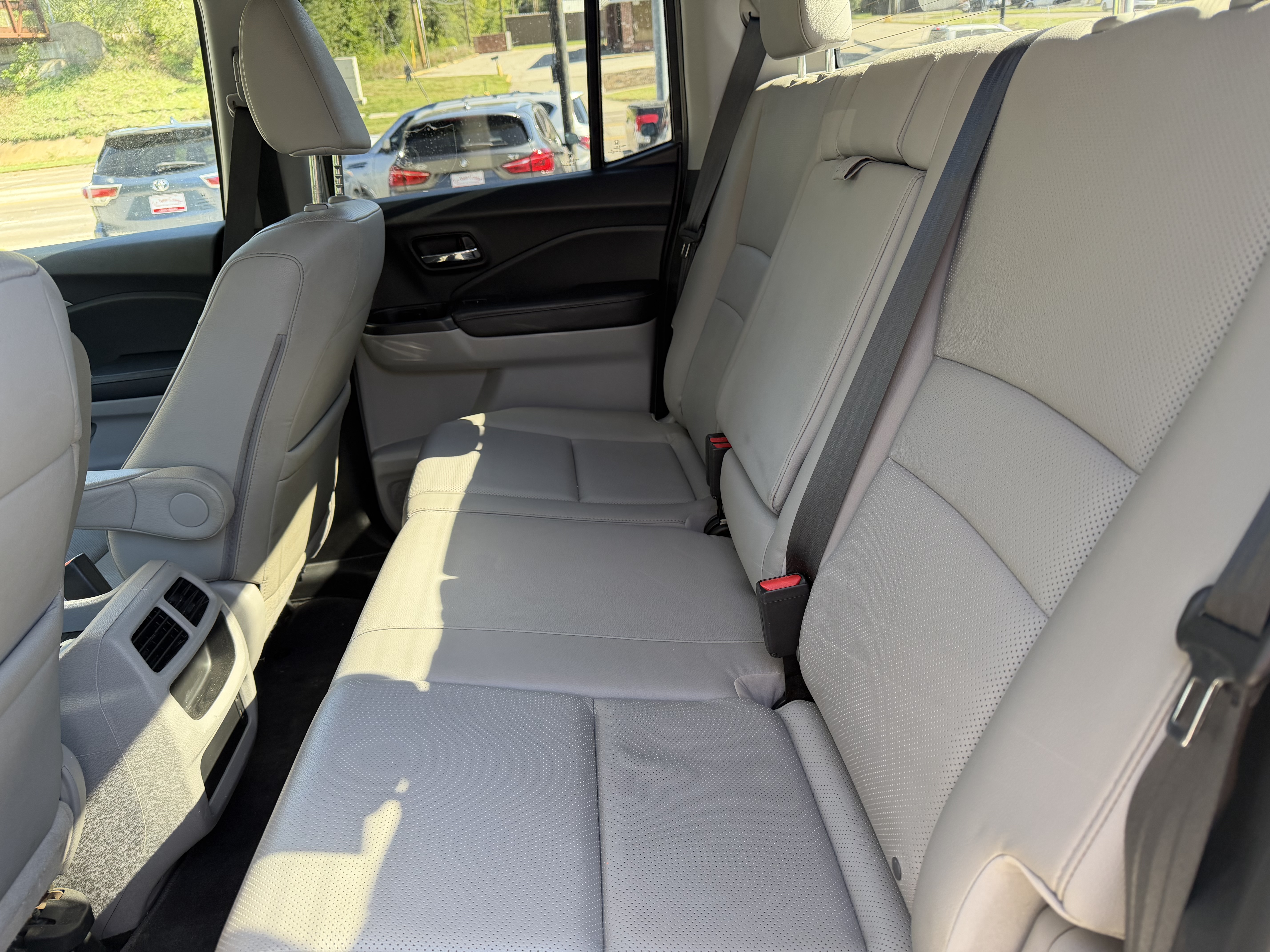 Used 2018 Honda Ridgeline RTL-T image 11