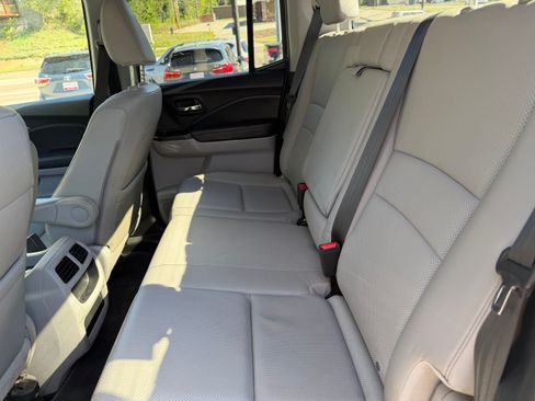 Used 2018 Honda Ridgeline RTL-T image 11