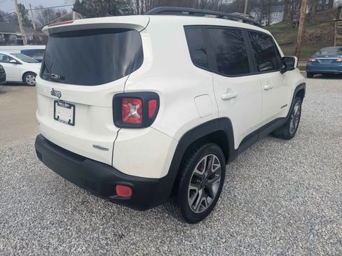 Used 2017 Jeep Renegade Latitude image 4