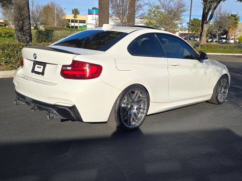 Used 2016 BMW M235i image 7
