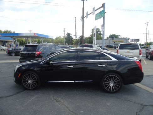 Used 2013 Cadillac XTS Luxury FWD image 5