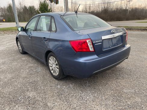Used 2011 Subaru Impreza 2.5i Premium image 3