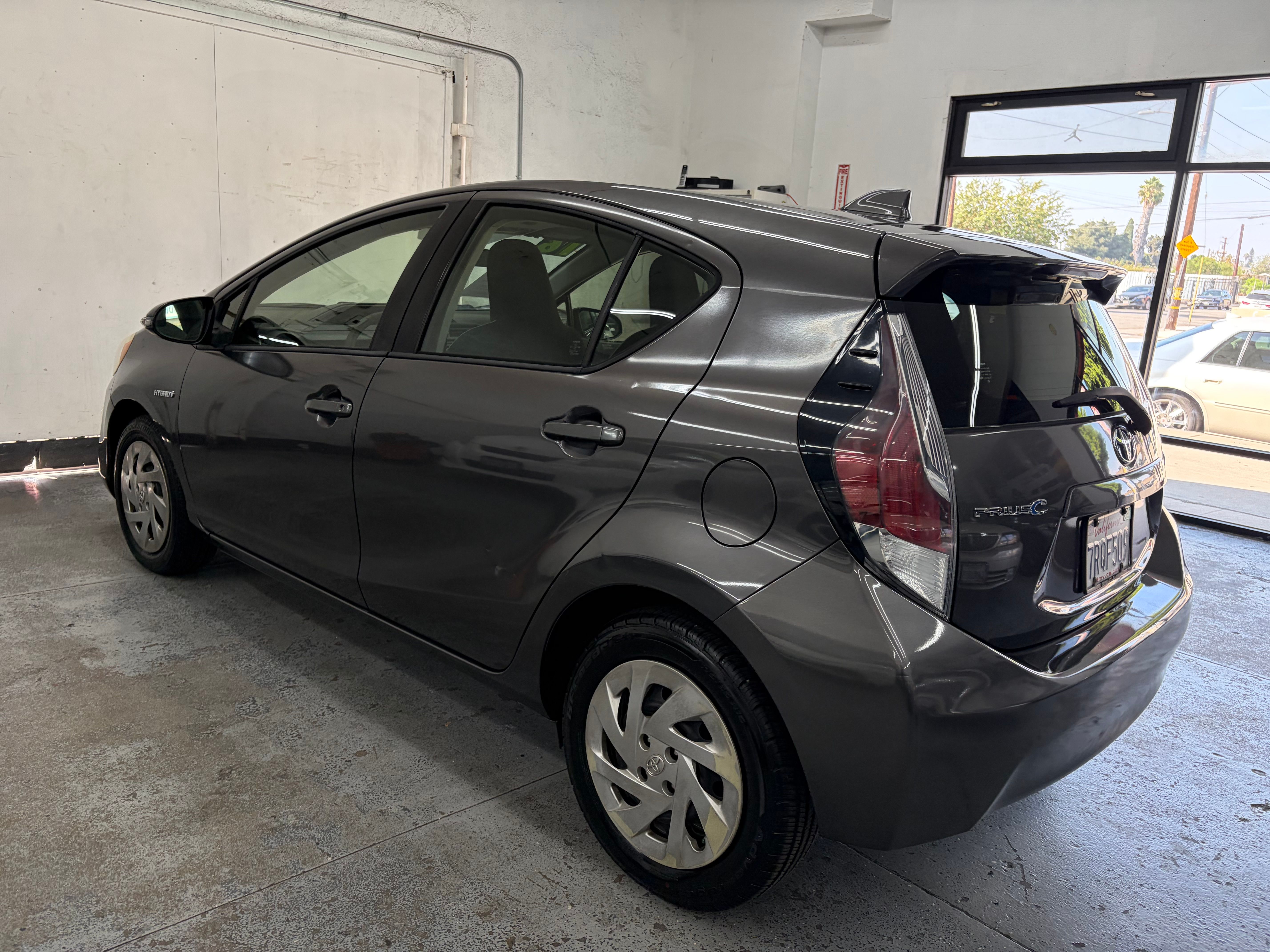 Used 2016 Toyota Prius C One FWD image 5