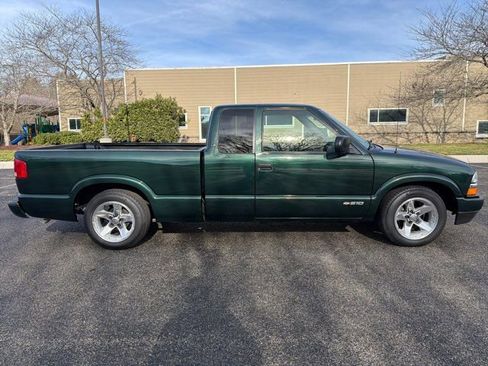 Used 2003 Chevrolet S10 Pickup LS image 3