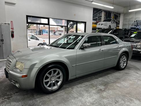 Used 2005 Chrysler 300 C image 2