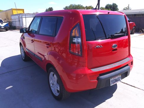 Used 2011 Kia Soul + image 3