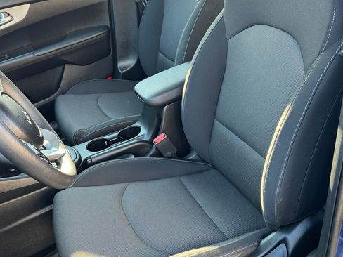 Used 2024 Kia Forte LXS image 11