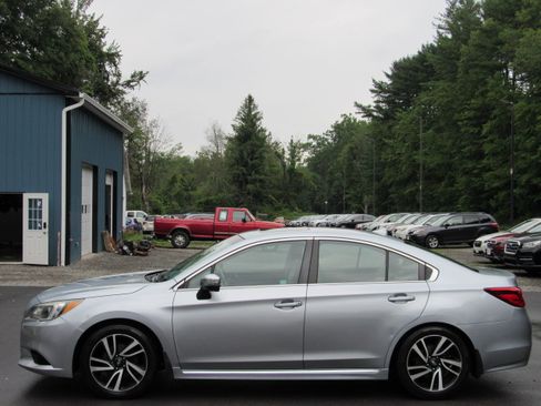 Used 2017 Subaru Legacy 2.5i Sport AWD/4WD image 4