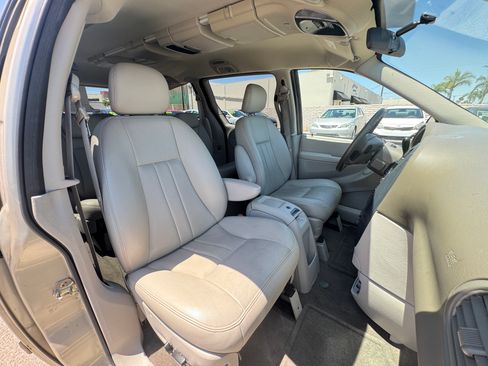 Used 2005 Dodge Grand Caravan SXT FWD image 15