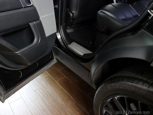 Used 2017 Land Rover Range Rover Sport SVR image 32