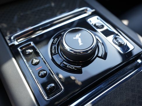Used 2020 Rolls-Royce Cullinan Black Badge AWD/4WD image 14