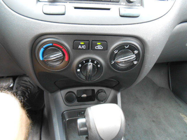 Used 2009 Kia Rio Sedan FWD image 14
