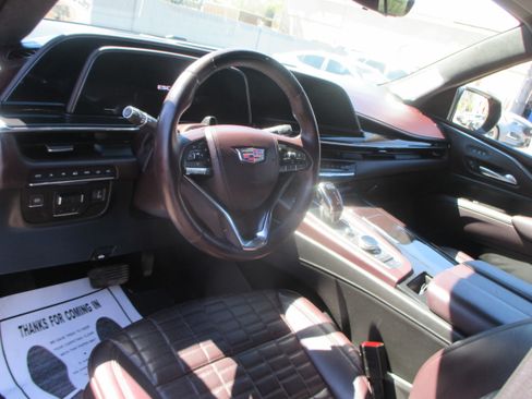 Used 2023 Cadillac Escalade Platinum Sport image 8
