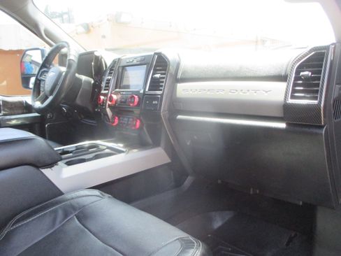 Used 2018 Ford F350 4x4 Crew Cab Super Duty image 10