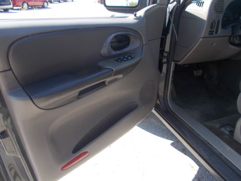 Used 2004 Chevrolet TrailBlazer 4WD image 5