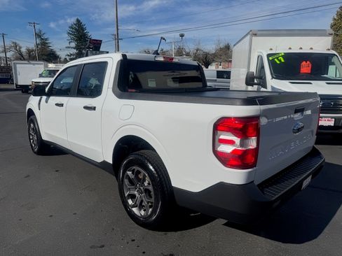 Used 2024 Ford Maverick XLT image 2
