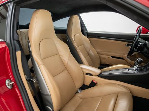 Used 2017 Porsche 911 Turbo image 13