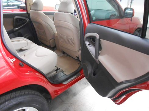 Used 2008 Toyota RAV4 4WD Limited image 13