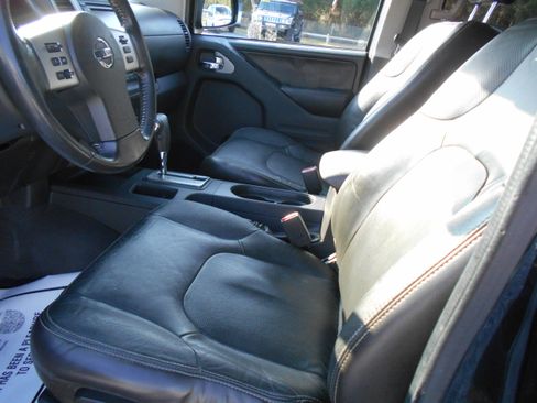 Used 2019 Nissan Frontier PRO-4X image 8