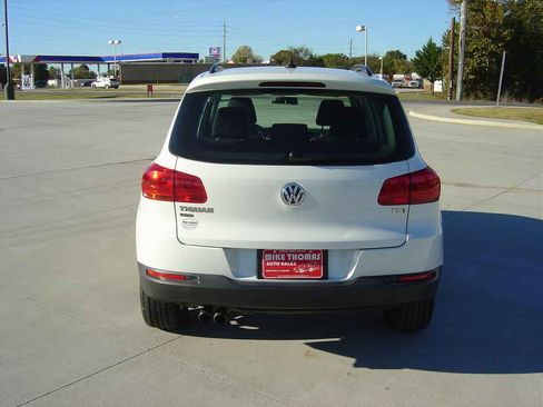 Used 2017 Volkswagen Tiguan 2.0T image 3