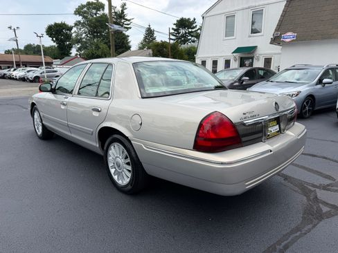 Used 2011 Mercury Grand Marquis LS w/ Premium Package RWD image 24