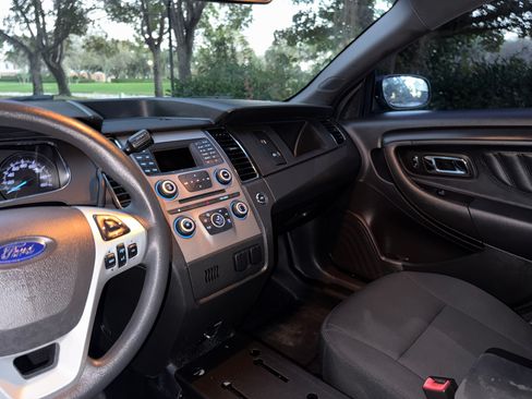 Used 2016 Ford Taurus image 65