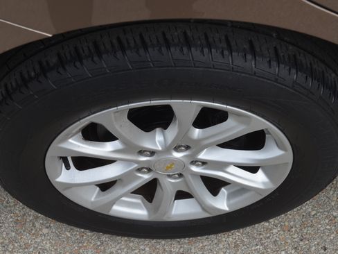 Used 2018 Chevrolet Equinox LT AWD/4WD image 31