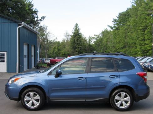 Used 2016 Subaru Forester 2.5i Premium AWD/4WD image 4