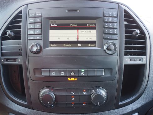 Used 2016 Mercedes-Benz Metris image 16