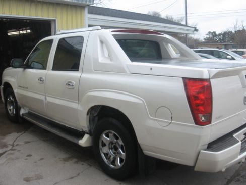 Used 2003 Cadillac Escalade EXT Premium image 6