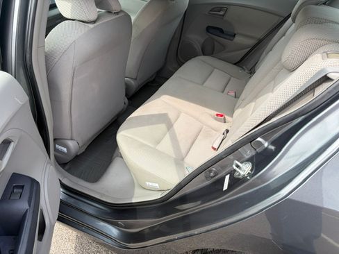 Used 2010 Honda Insight LX image 12