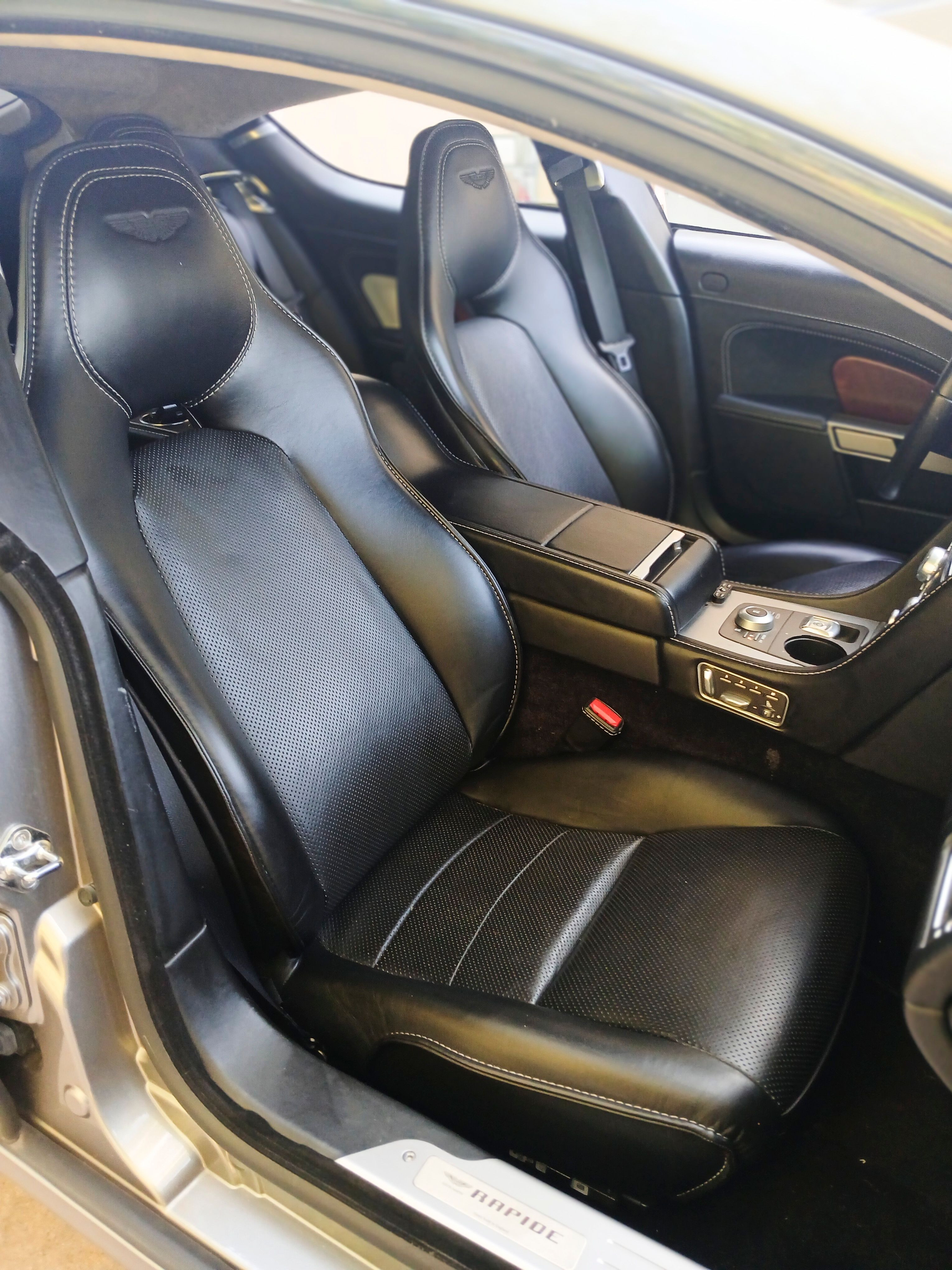 Used 2012 Aston Martin Rapide Luxe RWD image 8