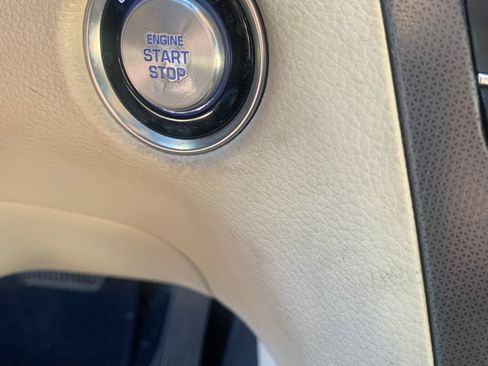 Used 2016 Hyundai Genesis 3.8 image 3