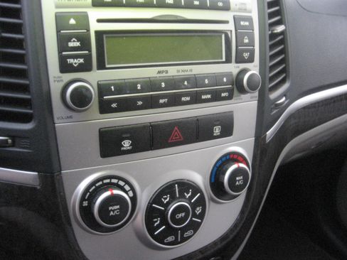 Used 2008 Hyundai Santa Fe GLS image 10