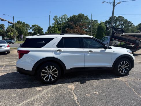 Used 2023 Ford Explorer 2WD ST-Line image 5