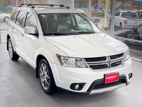 Used 2015 Dodge Journey R/T image 1