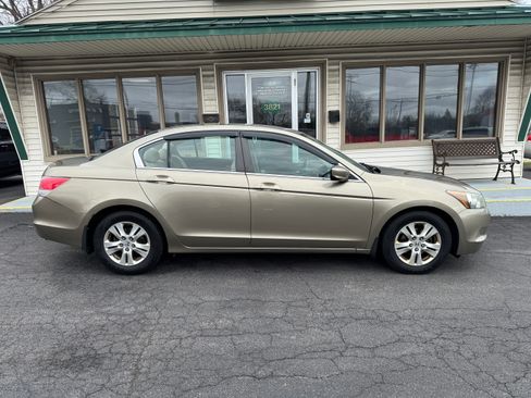 Used 2009 Honda Accord LX-P image 1