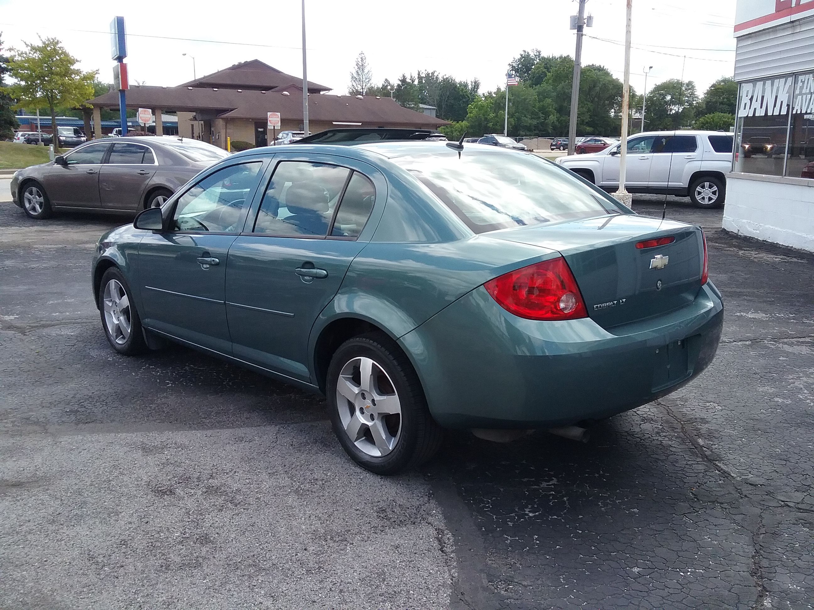 Used 2010 Chevrolet Cobalt LT Sedan w/ 1LT FWD image 11
