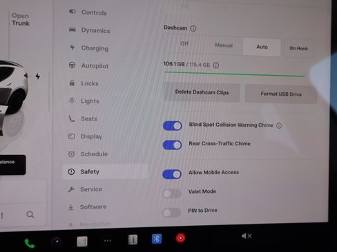 Used 2025 Tesla Model Y Performance image 27
