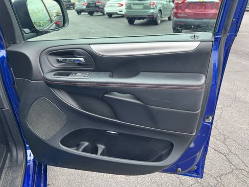 Used 2019 Dodge Grand Caravan GT FWD image 17