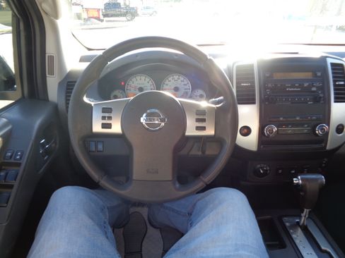 Used 2011 Nissan Frontier PRO-4X image 45