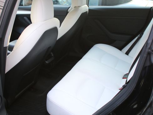 Used 2022 Tesla Model 3 AWD/4WD image 6