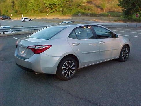 Used 2014 Toyota Corolla LE image 9