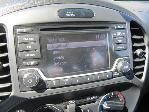 Used 2016 Nissan Juke SV image 8